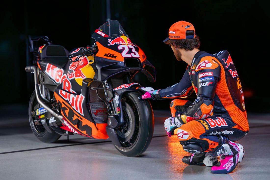 Enea Bastianini an the KTM RC16